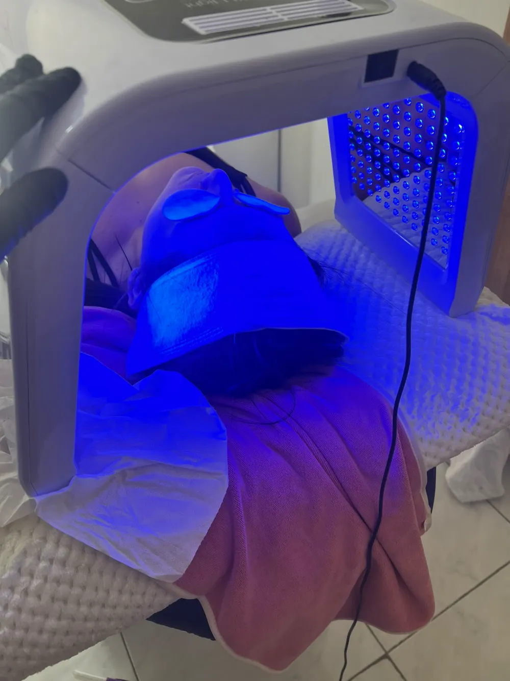 Sesión de cabina LED en Renova Spa